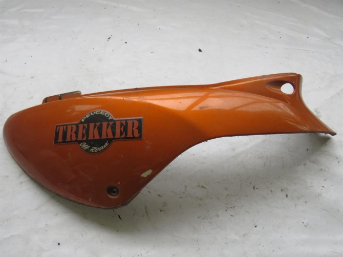 cacha derecha peugeot trekker NARANJA