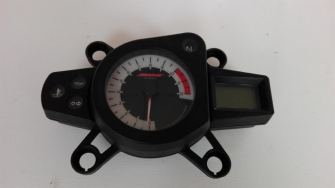 cuadro relojes yamaha tzr 50