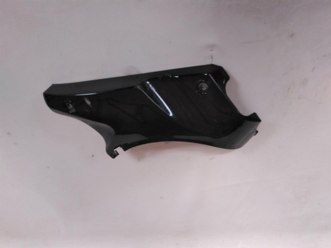 embellecedor chasis delantero izquierdo  hyosung aquila 250
